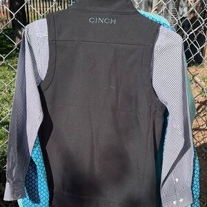 Cinch Bonded Vest Black EUC & Black & White Button Down shirt